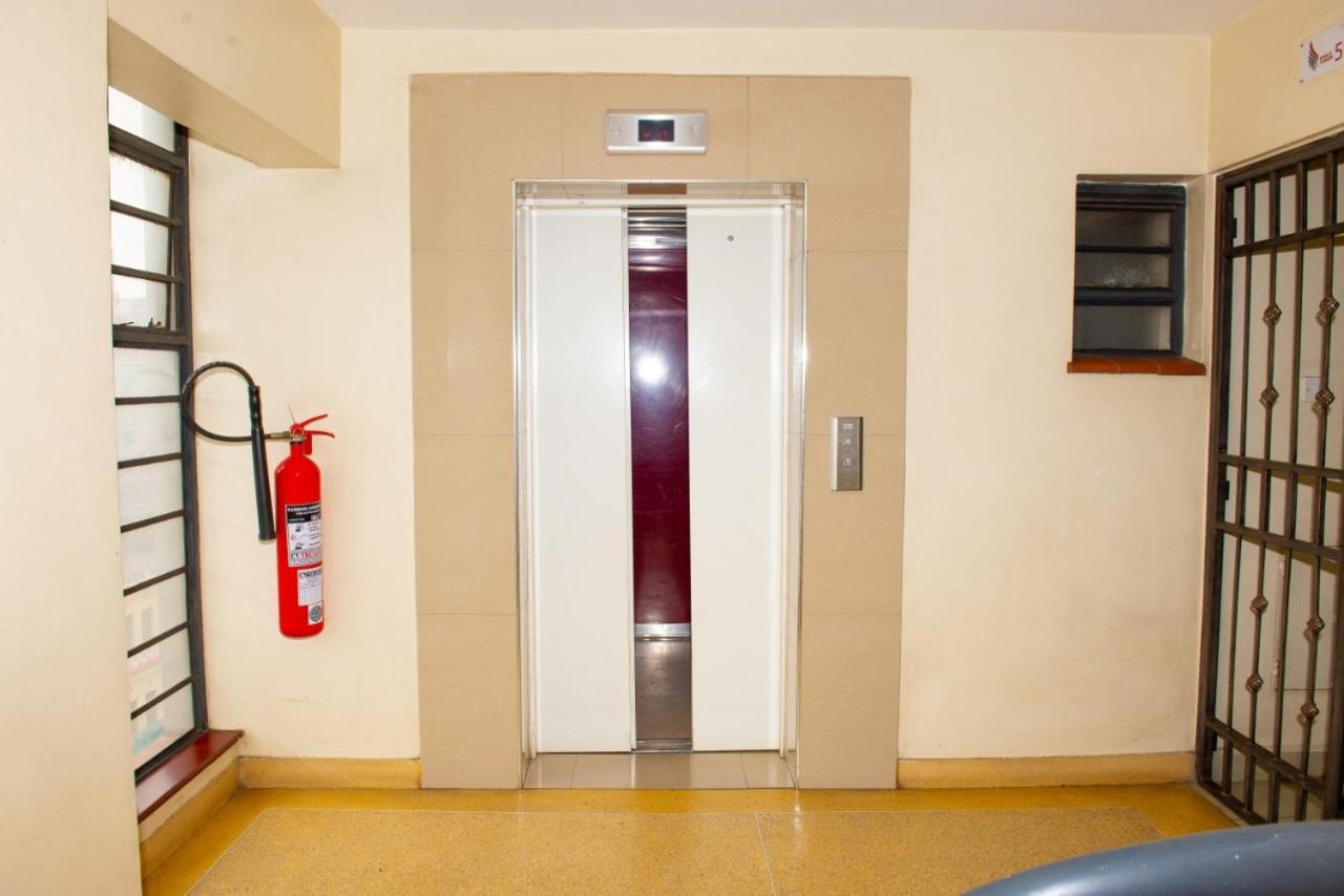 Mercy-Phillips Apartments Located At Eagle Tower Building Nairobi City Centre Luaran gambar