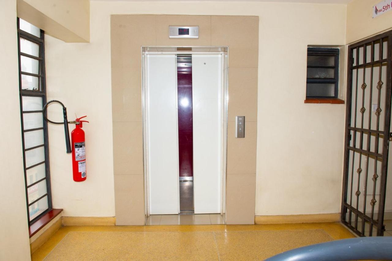 Mercy-Phillips Apartments Located At Eagle Tower Building Nairobi City Centre Luaran gambar