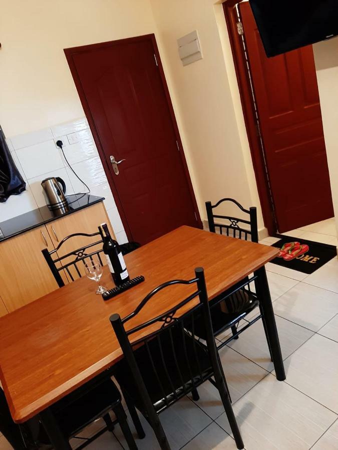 Mercy-Phillips Apartments Located At Eagle Tower Building Nairobi City Centre Luaran gambar