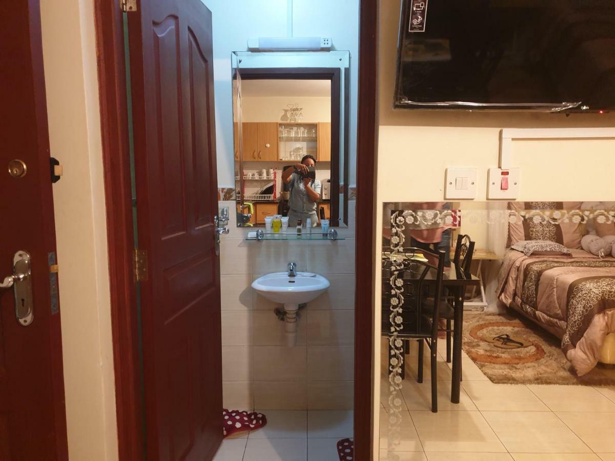 Mercy-Phillips Apartments Located At Eagle Tower Building Nairobi City Centre Luaran gambar