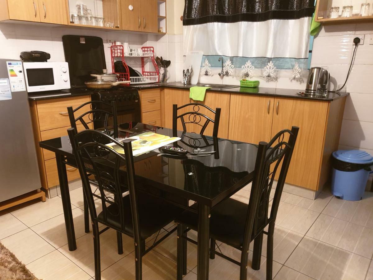 Mercy-Phillips Apartments Located At Eagle Tower Building Nairobi City Centre Luaran gambar